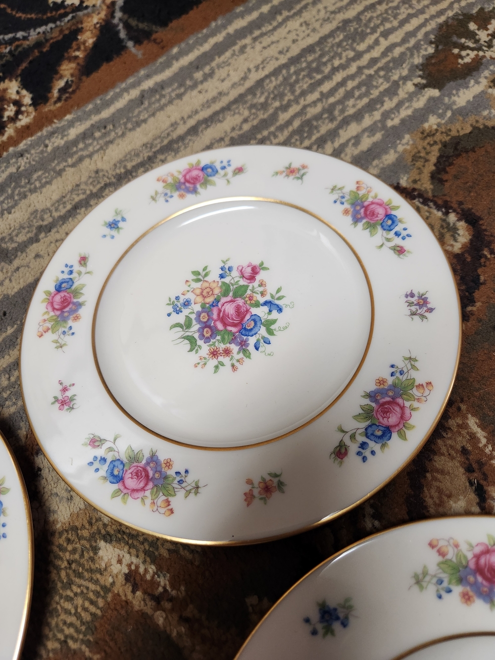 Lenox 6 White Dessert Plate with Pink & Blue Floral Bouquet and Gold Trim - Picture 7 of 15